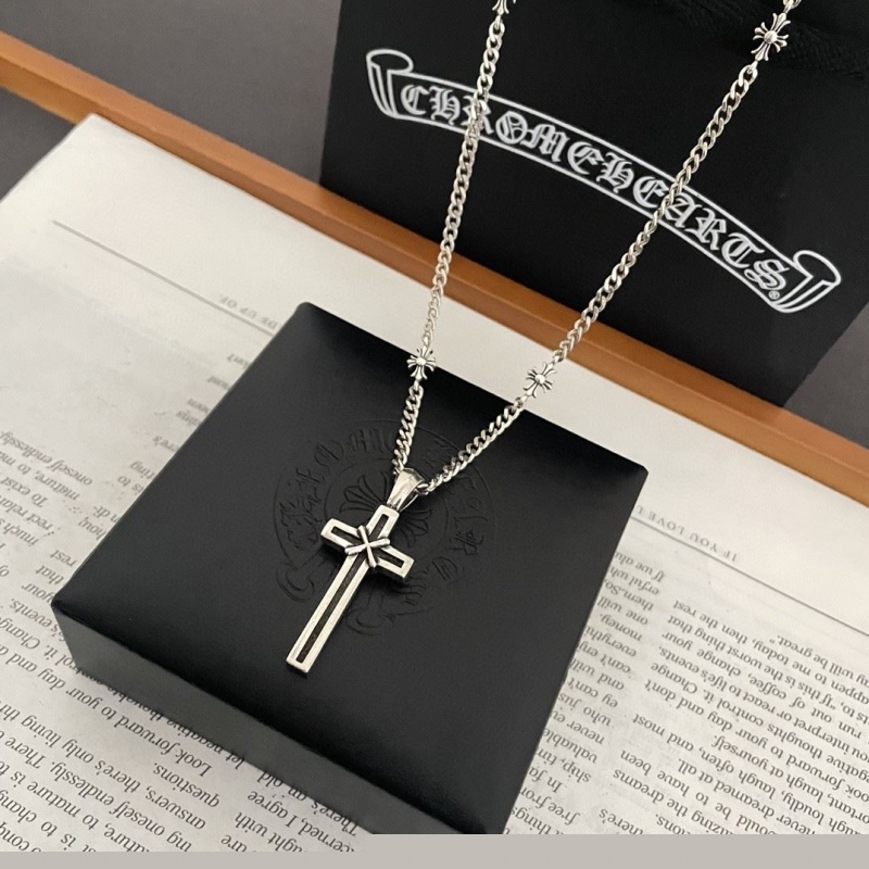 Ch**me He**ts necklaces